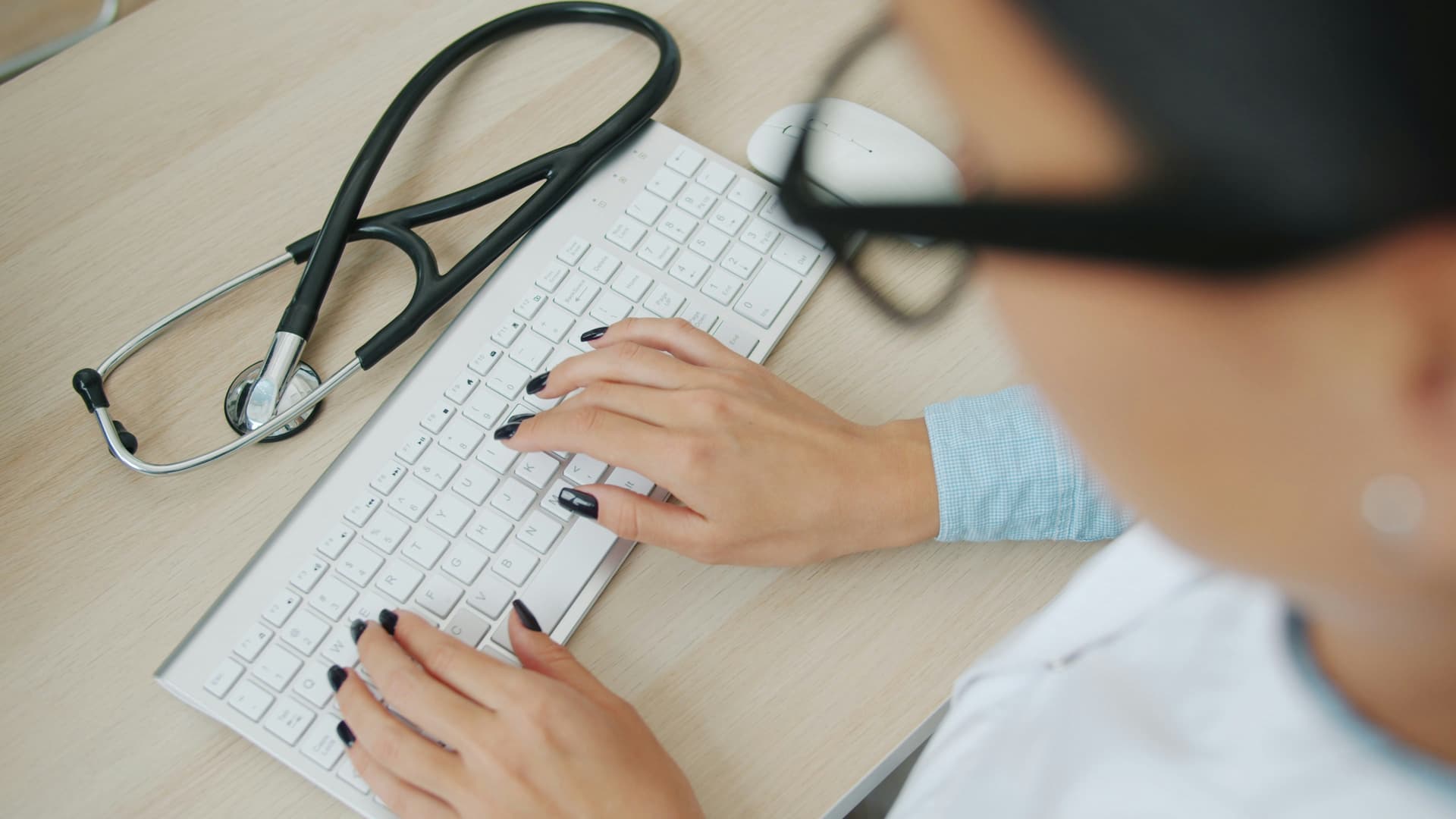 Modification d’un dispositif médical : faut-il mettre à jour le dossier d’aptitude à l’utilisation ?